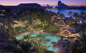 Anantara Riverside Hotel Bangkok